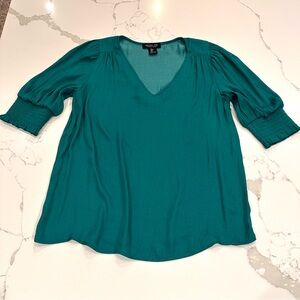 Rachel Zoe Womens Emerald Green Flowy Smocked Blouse Top S Satin V-Neck Boho